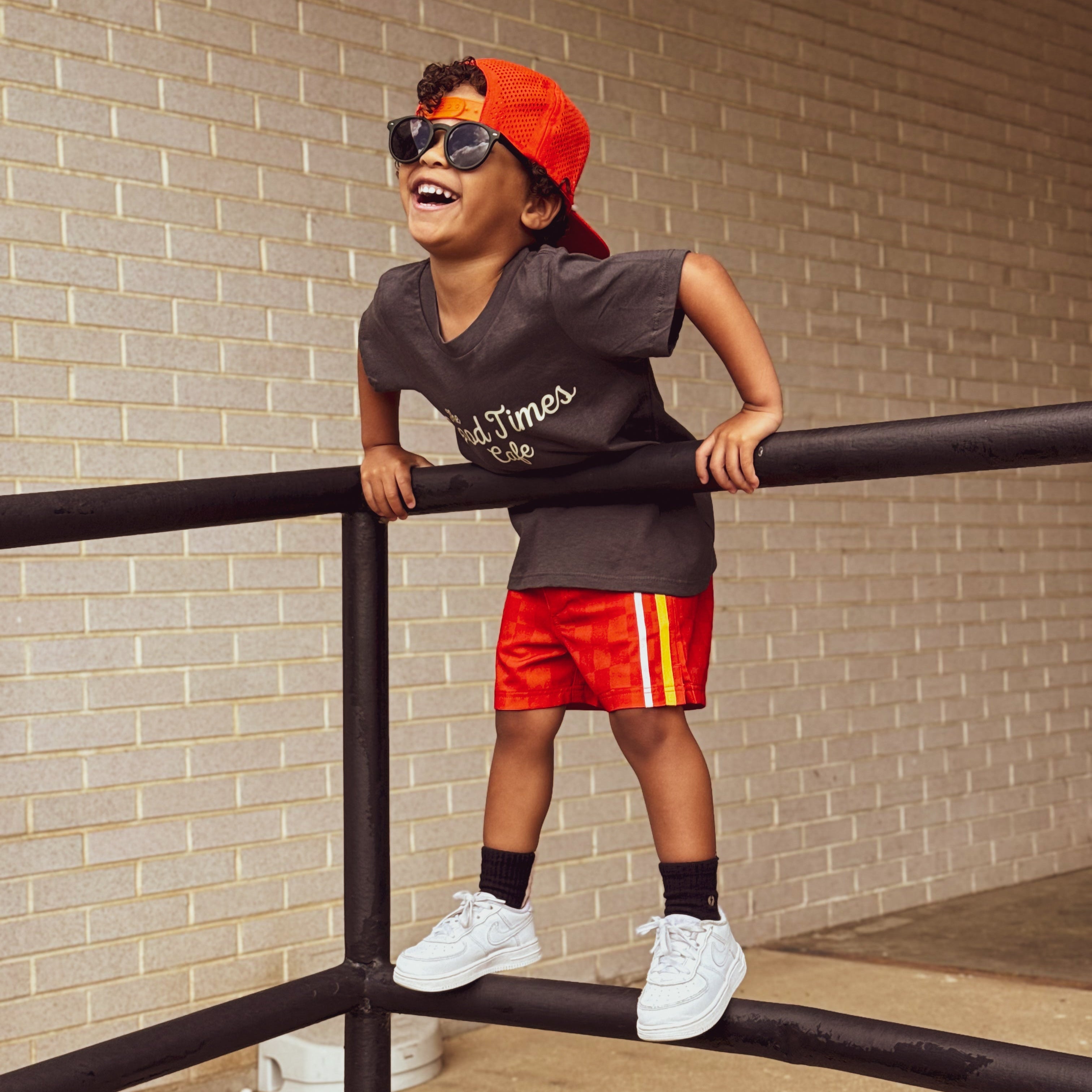 RETRO-WAVE HYBRID BOARD SHORT - RED/ORANGE